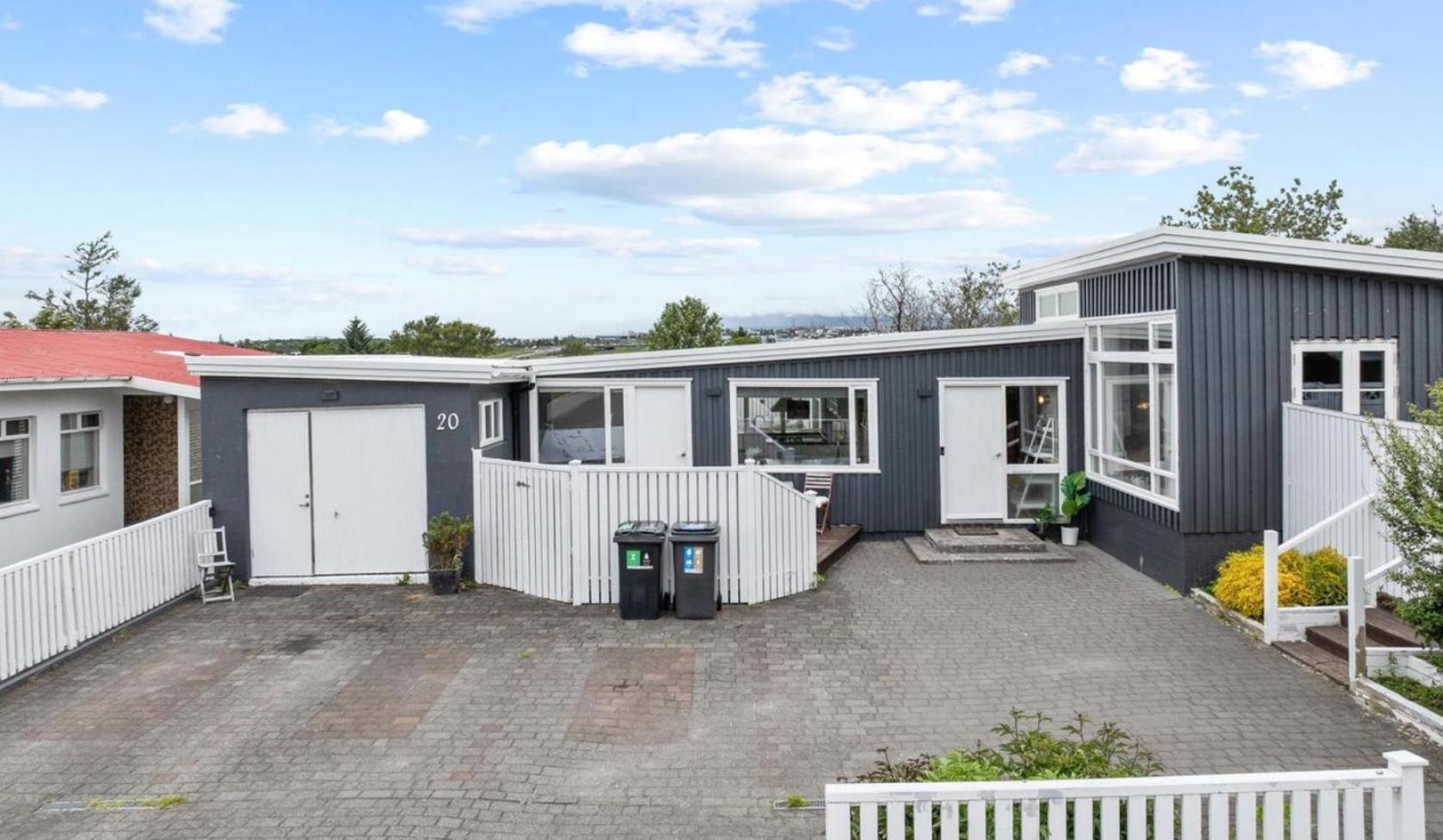 House - Villa With Garden And Hot Tub, 2 Min From Reykjavik Garthabaer Exterior photo